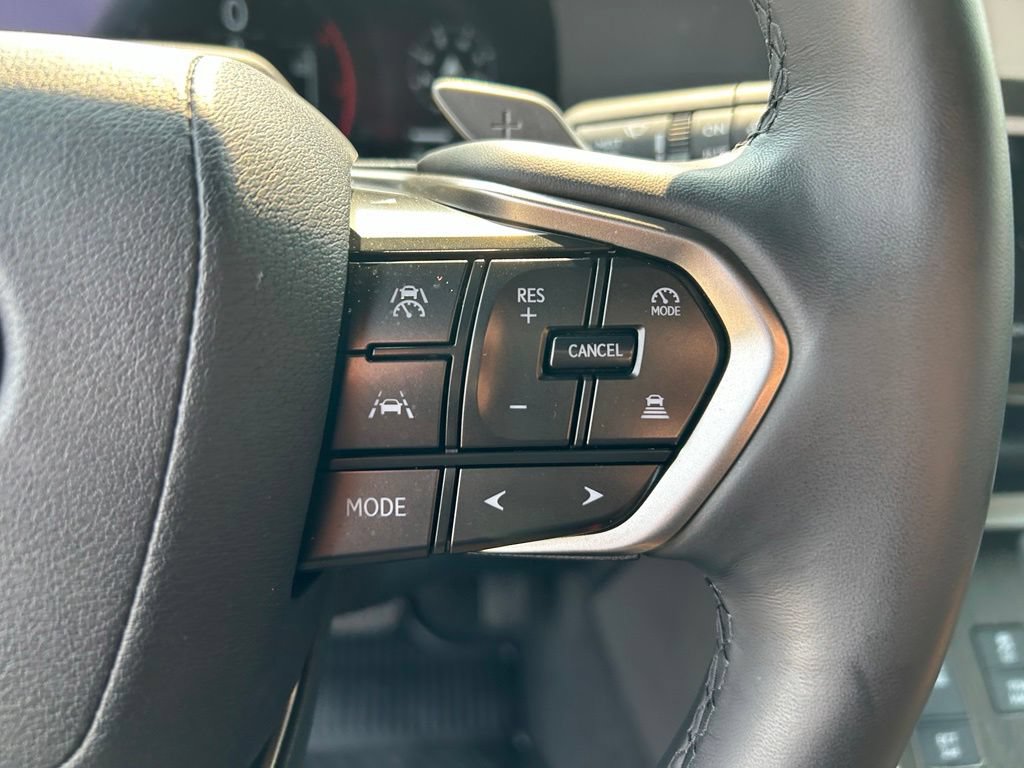 Used 2025 Lexus GX 550 w/ Accessory Package (2T) AWD/4WD image 13