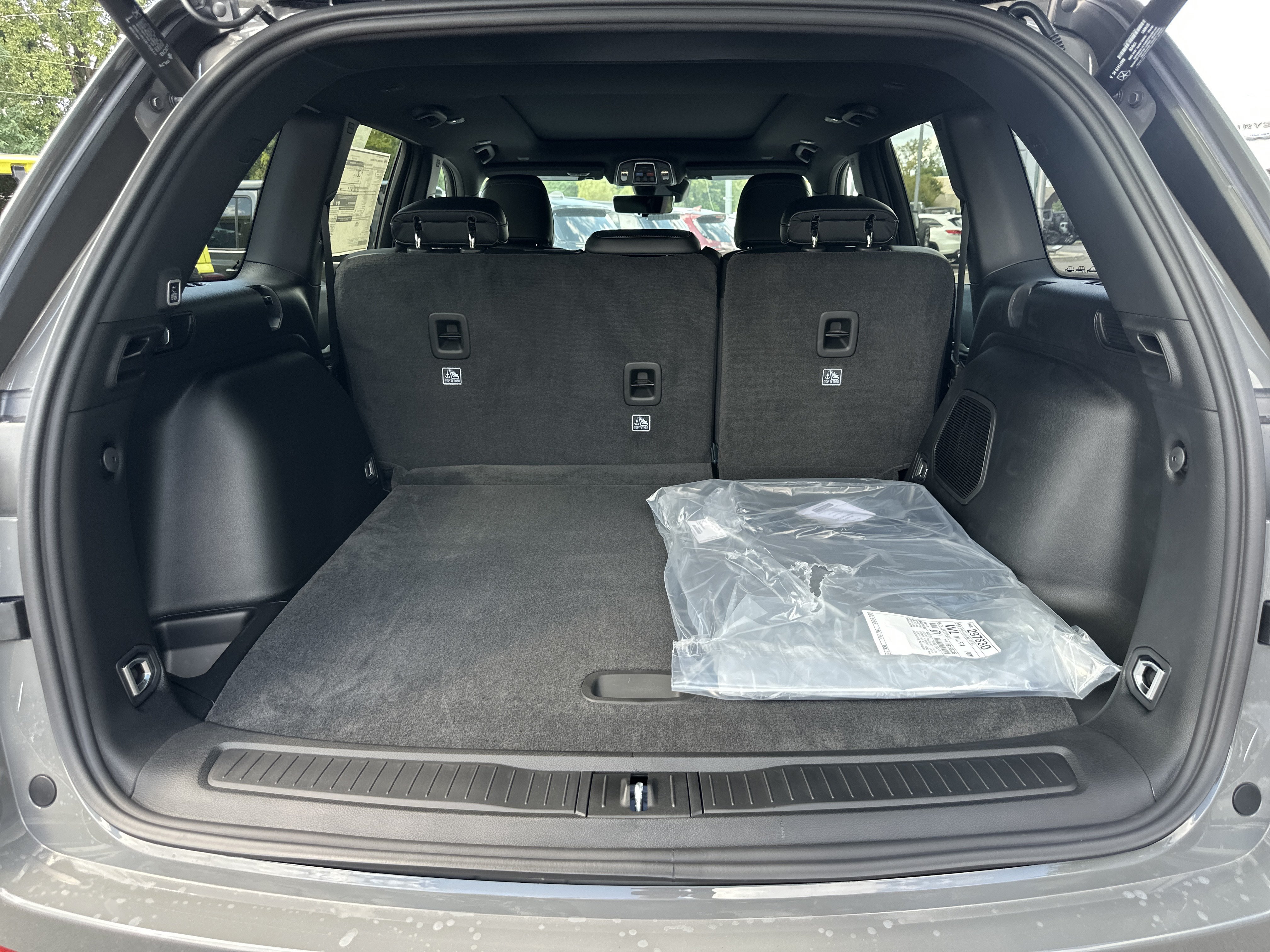 New 2027 Jeep Grand Cherokee Limited AWD/4WD image 14