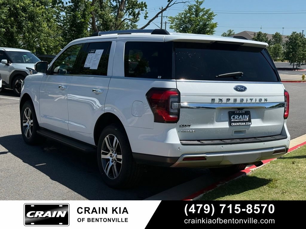 Used 2024 Ford Expedition Limited AWD/4WD image 5