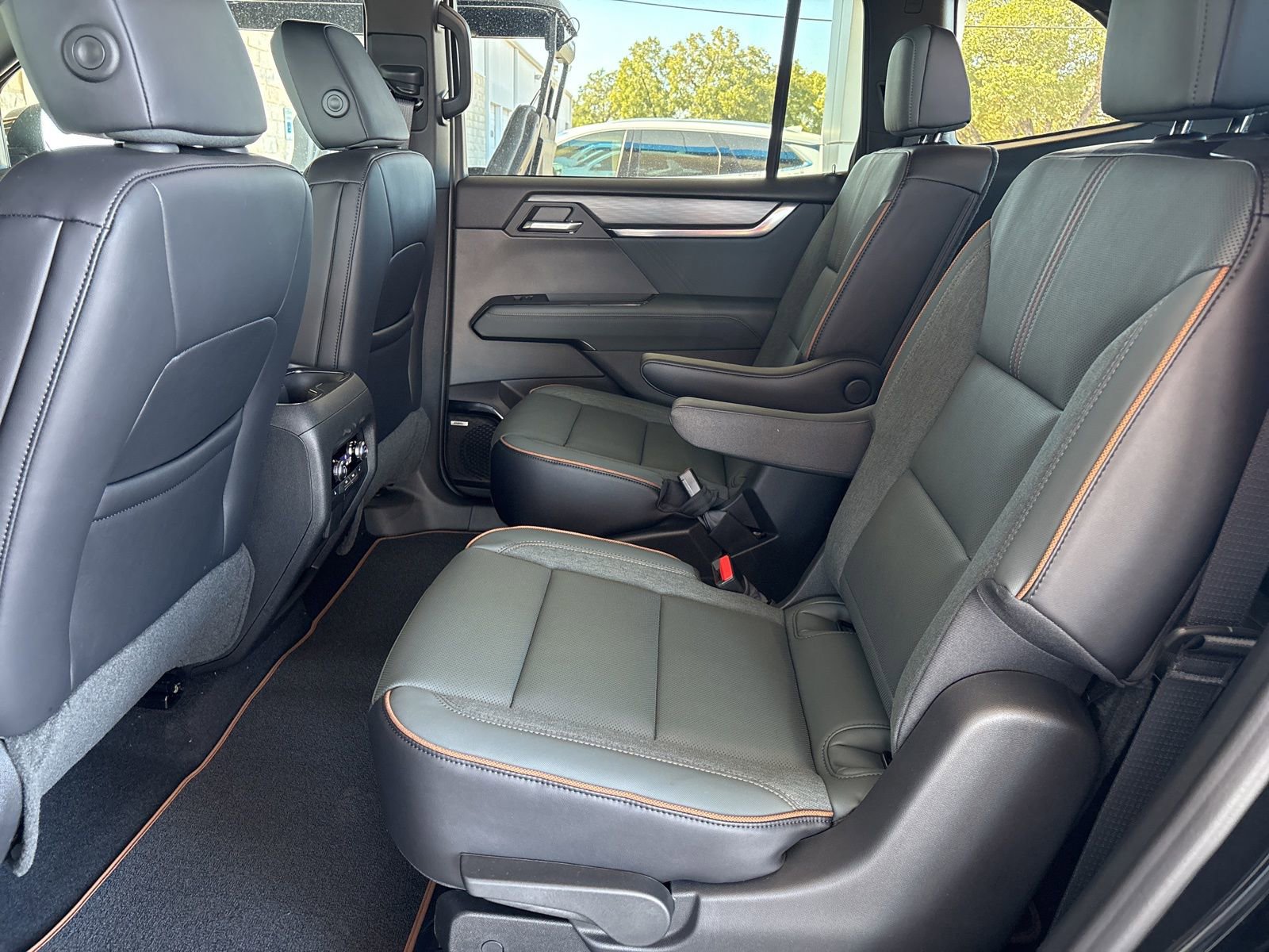 New 2026 GMC Acadia AT4 w/ Luxury Package image 11