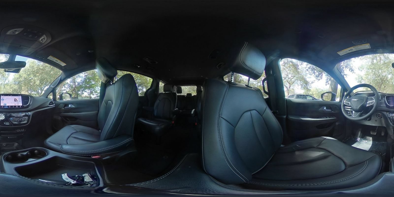 Used 2025 Chrysler Pacifica Select FWD image 44