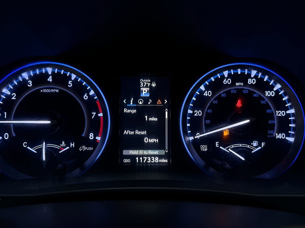 Used 2015 Toyota Highlander Limited image 21