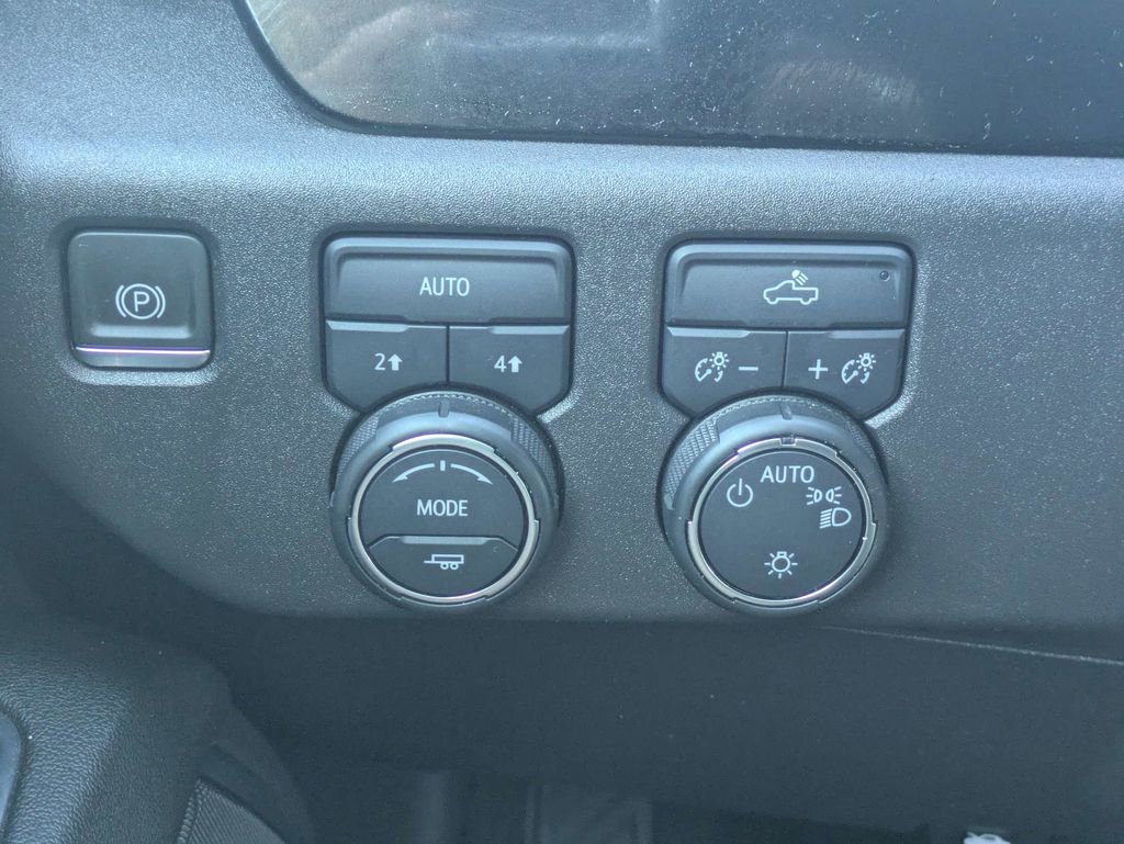 Used 2023 Chevrolet Silverado 1500 LT w/ Protection Package AWD/4WD image 23