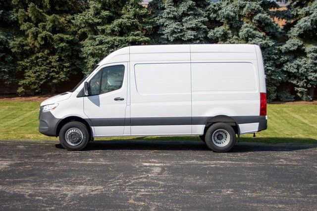 Used 2023 Mercedes-Benz Sprinter 4500 image 6