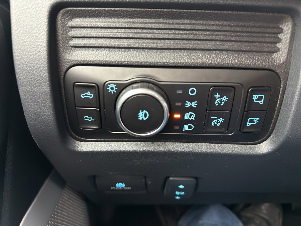 Used 2025 Ford F450 Platinum w/ FX4 Off-Road Package image 23