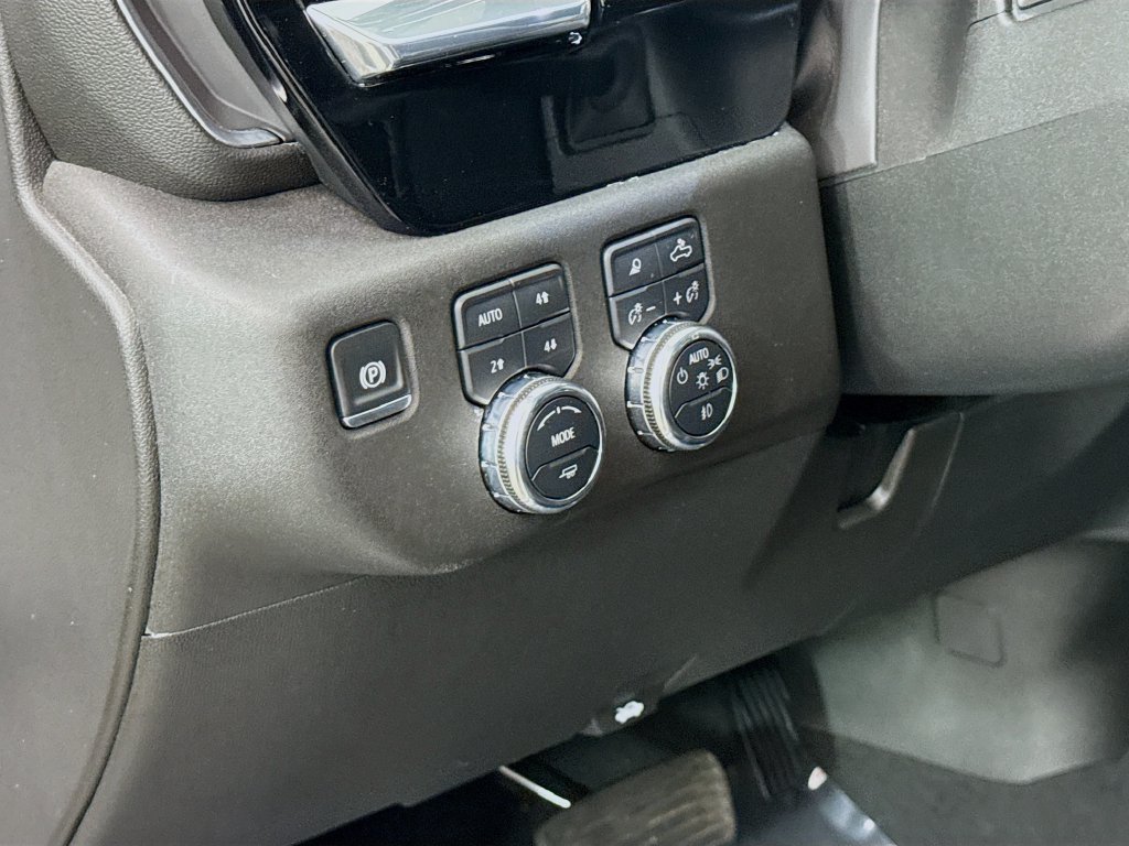 Used 2025 GMC Sierra 2500 SLT AWD/4WD image 11