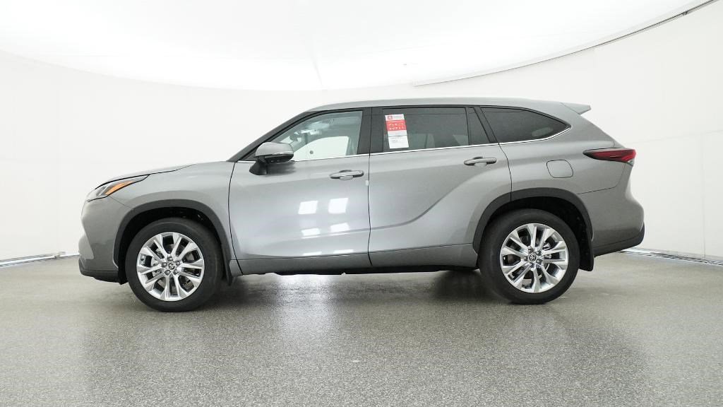 New 2025 Toyota Highlander Limited image 10