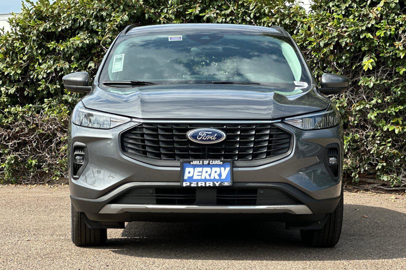 New 2025 Ford Escape SE image 2