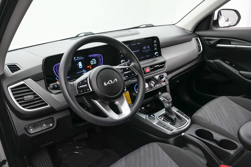 Used 2026 Kia Seltos LX FWD image 13