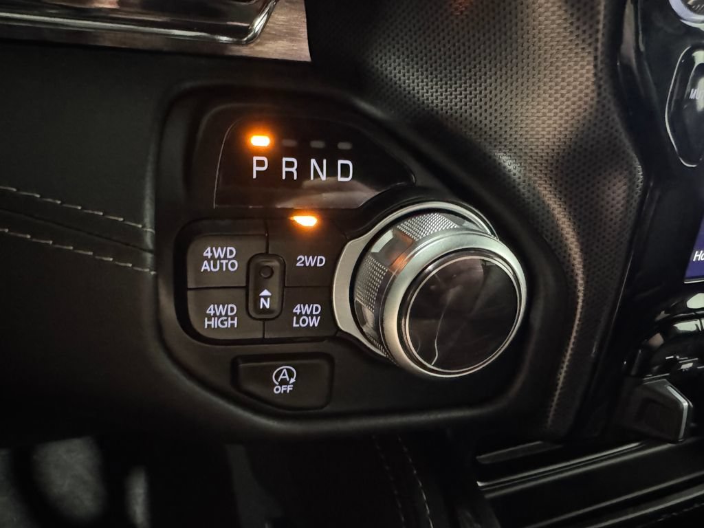 Used 2022 RAM 1500 Limited w/ Body-Colour Bumper Group AWD/4WD image 36