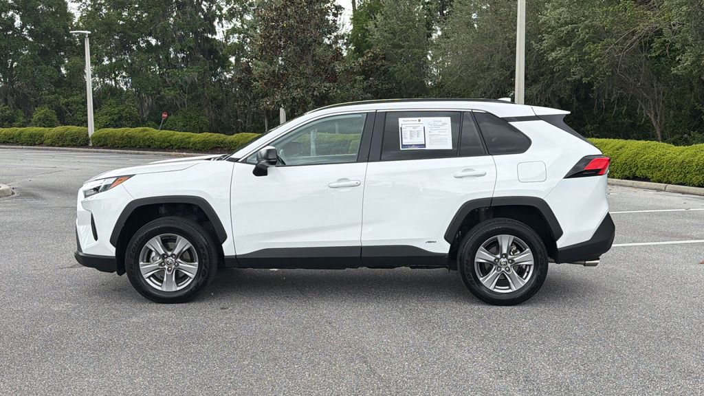 Used 2025 Toyota RAV4 LE AWD/4WD image 5