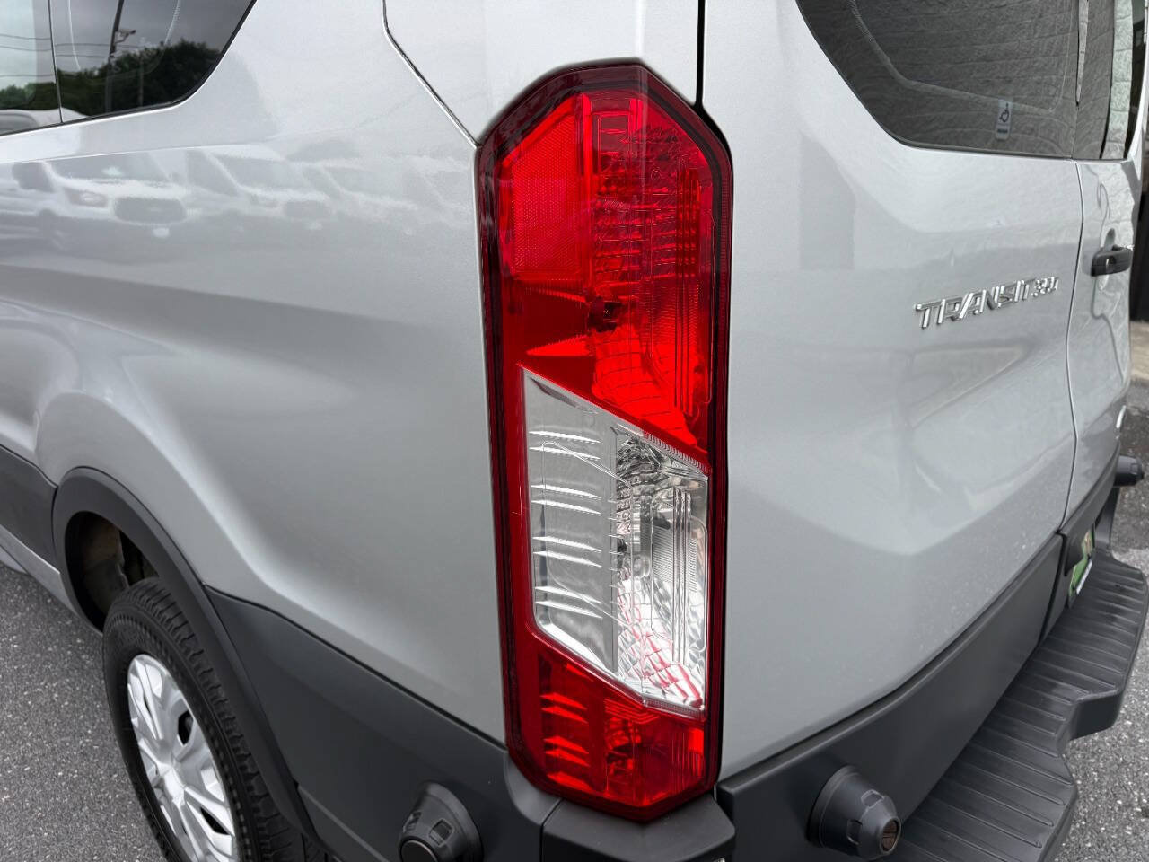 Used 2018 Ford Transit 350 XLT RWD image 36