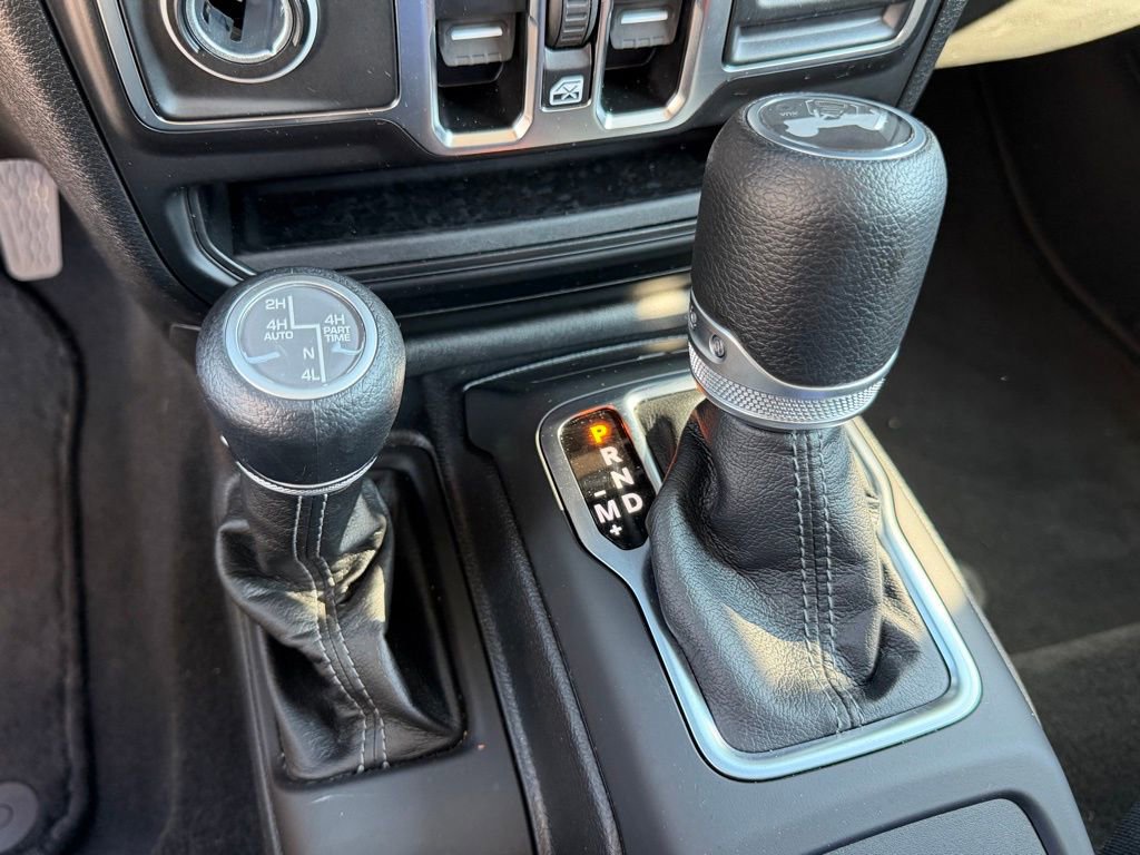 Certified 2025 Jeep Wrangler Unlimited Sahara AWD/4WD image 22