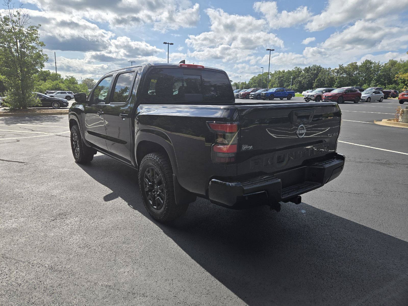 Used 2023 Nissan Frontier SV w/ SV Convenience Package AWD/4WD image 6
