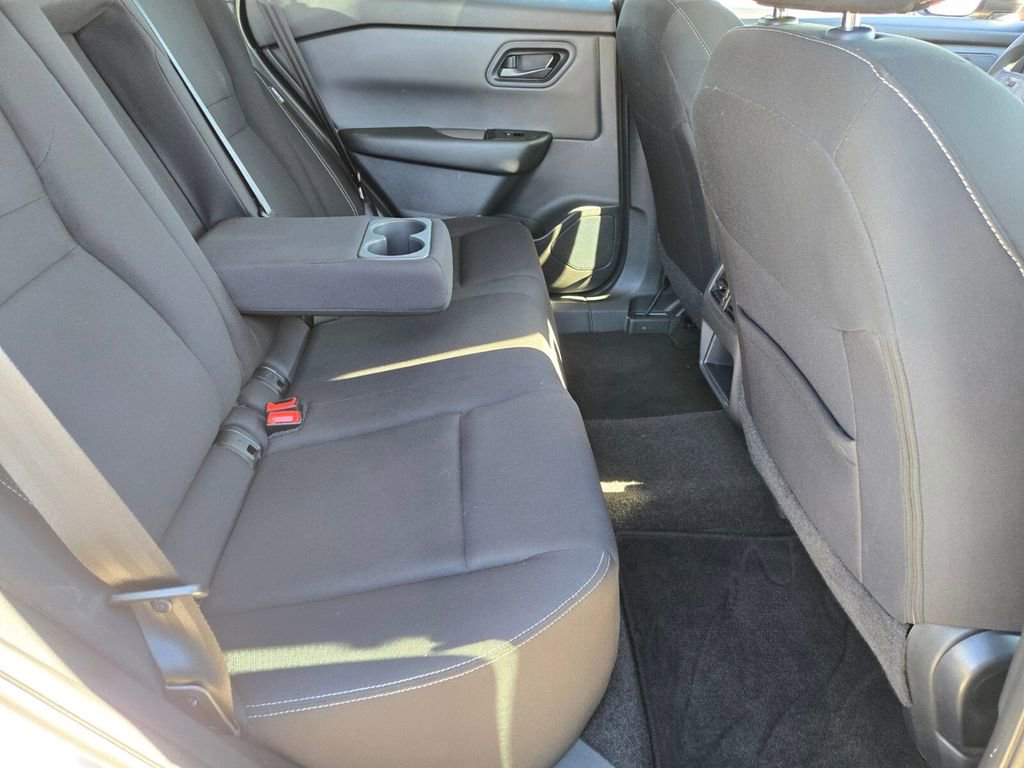 Used 2024 Nissan Rogue S image 18