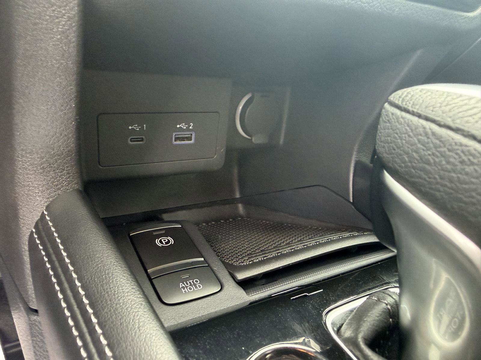 Used 2024 Nissan Kicks SR FWD image 21