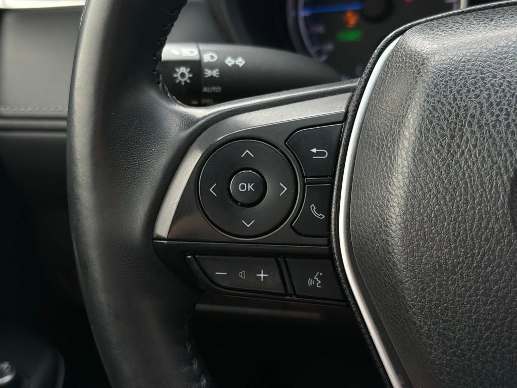 Used 2021 Toyota Venza LE image 24