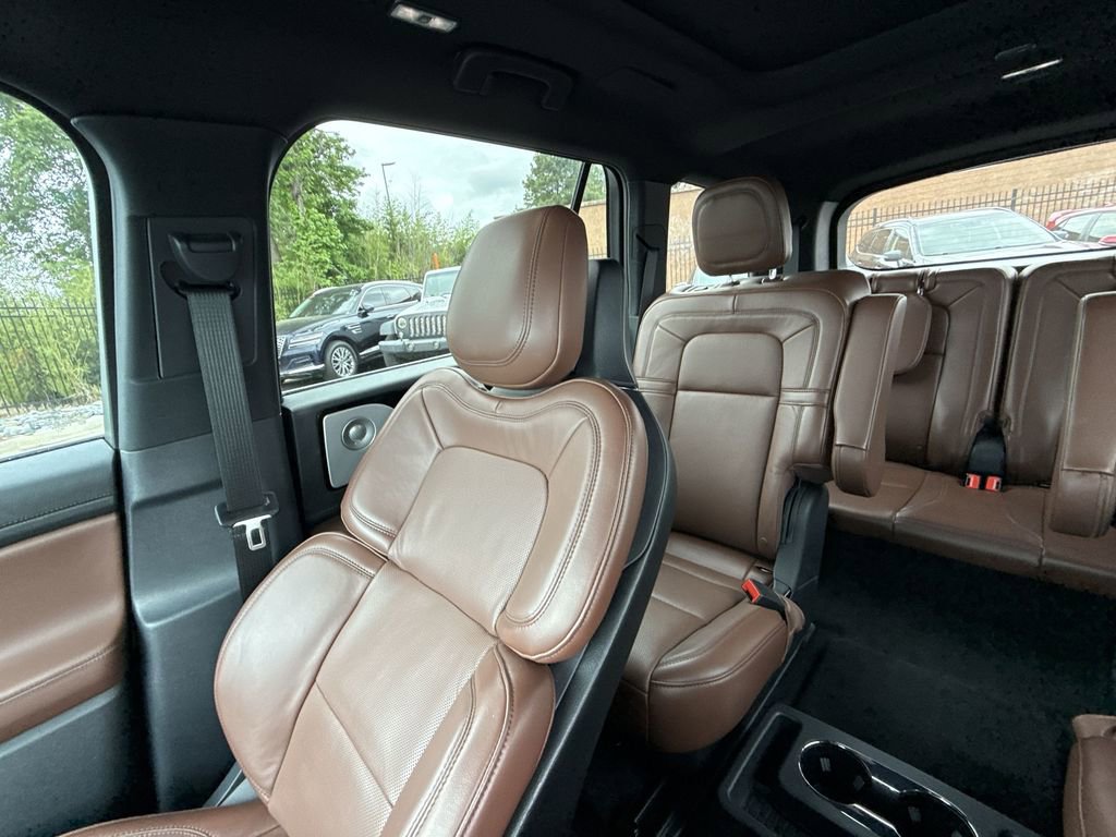Used 2025 Lincoln Aviator Reserve w/ Equipment Group 201A AWD/4WD image 12