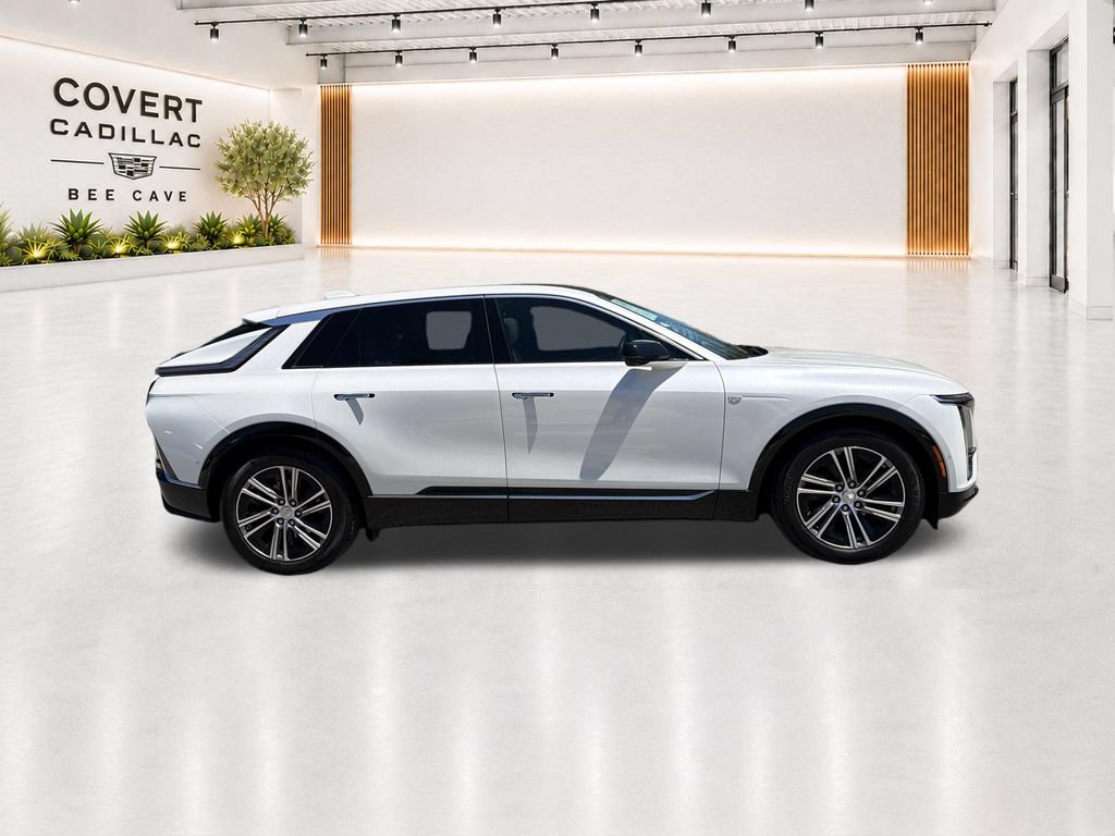 Used 2024 Cadillac Lyriq Luxury AWD/4WD image 13