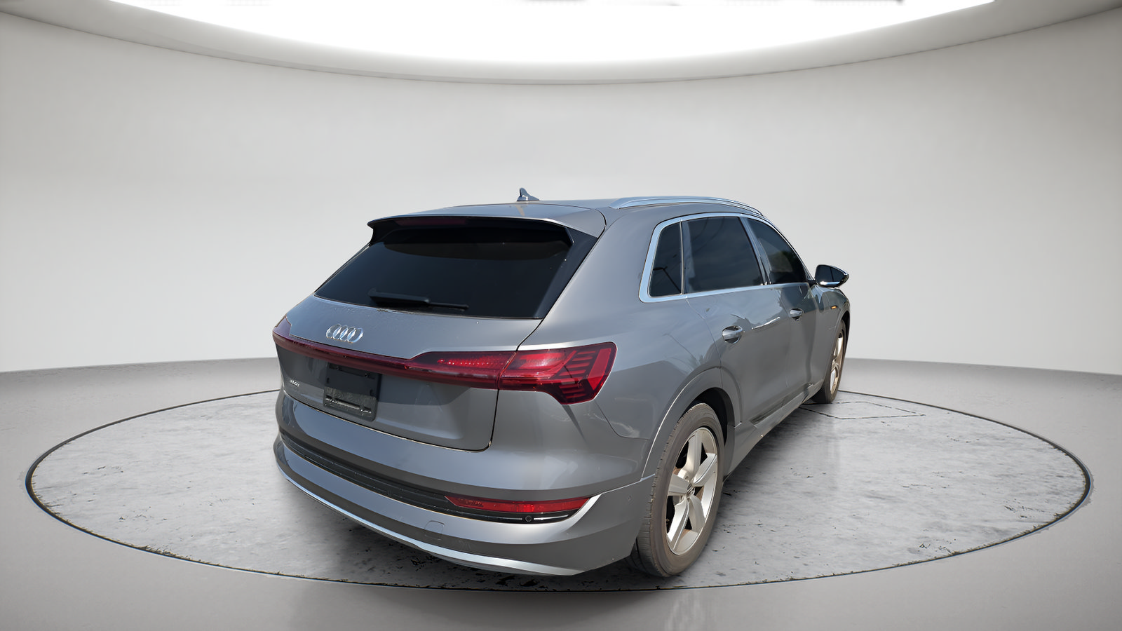 Used 2019 Audi e-tron Prestige w/ Prestige Package AWD/4WD image 4