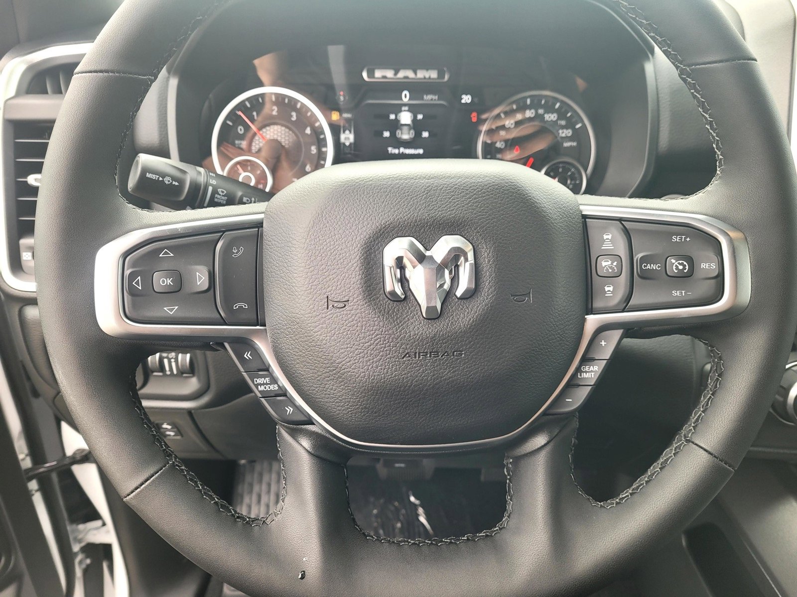 New 2026 RAM 1500 4x4 Crew Cab image 27
