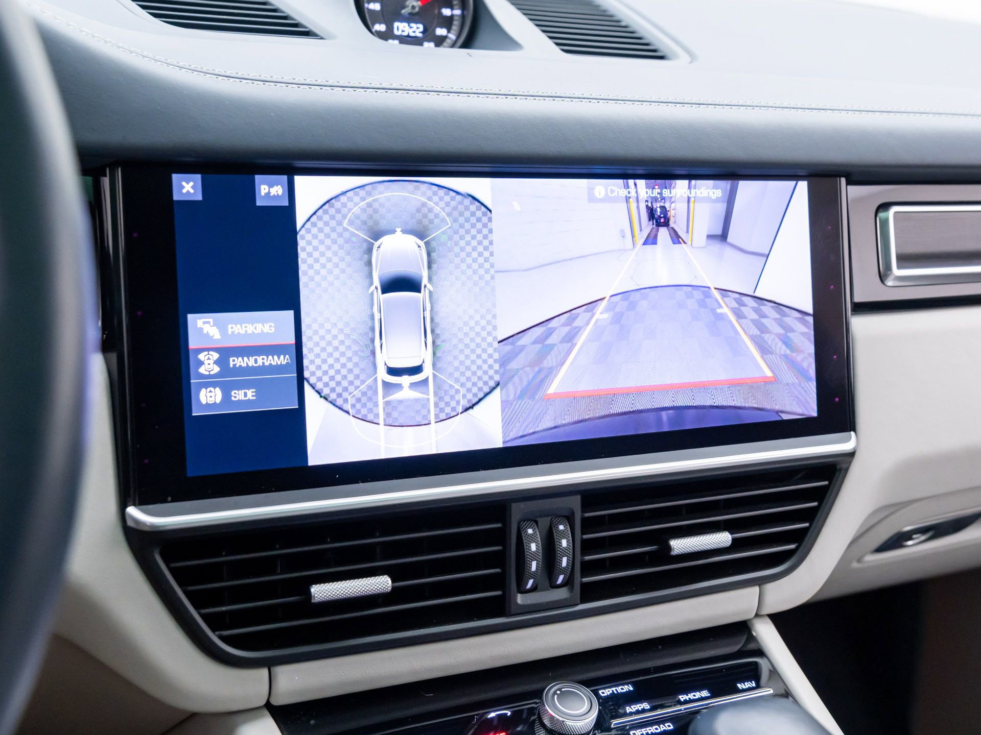 Used 2021 Porsche Cayenne GTS image 24