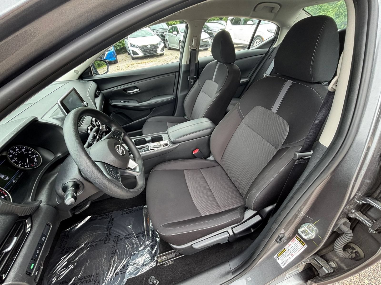 Used 2025 Nissan Sentra SV FWD image 33