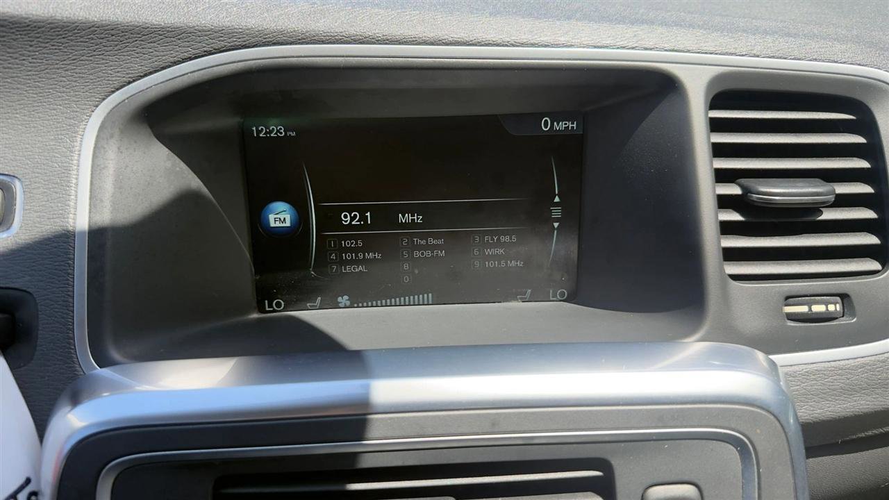 Used 2017 Volvo S60 T5 Inscription FWD image 14