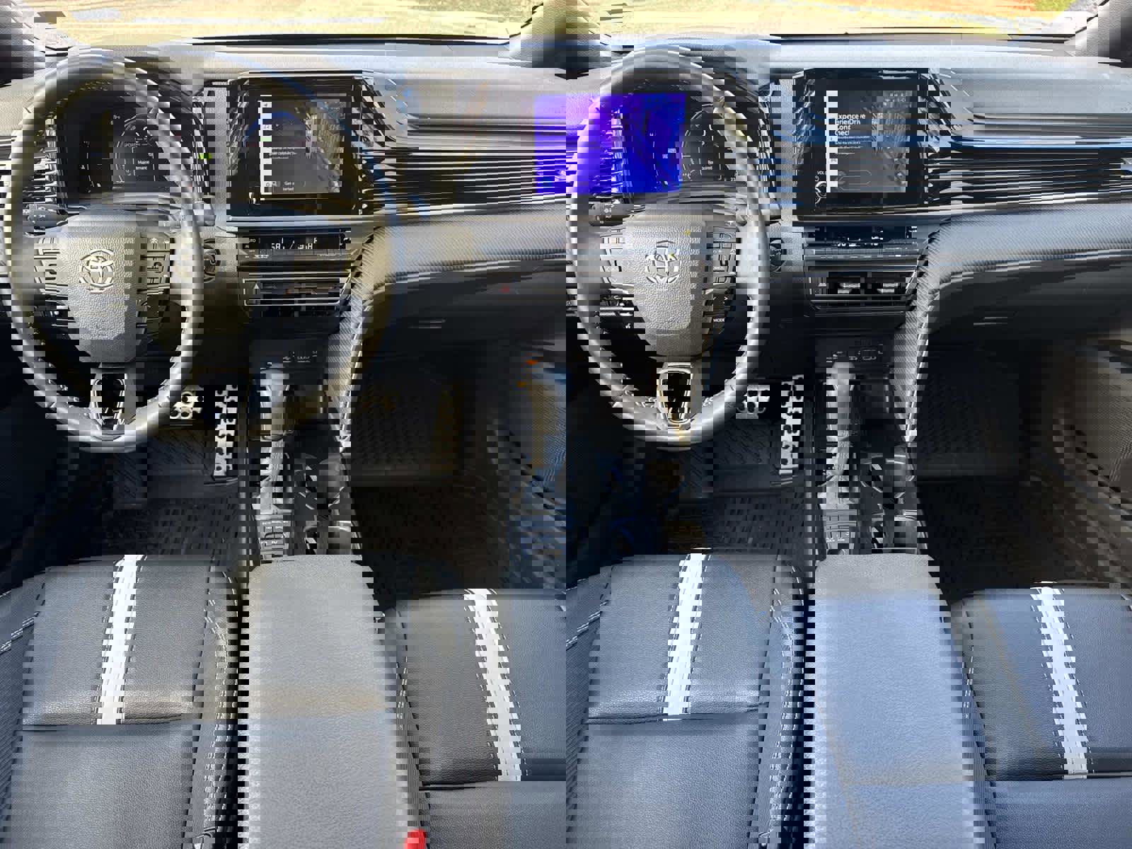 Used 2025 Toyota Camry SE image 15