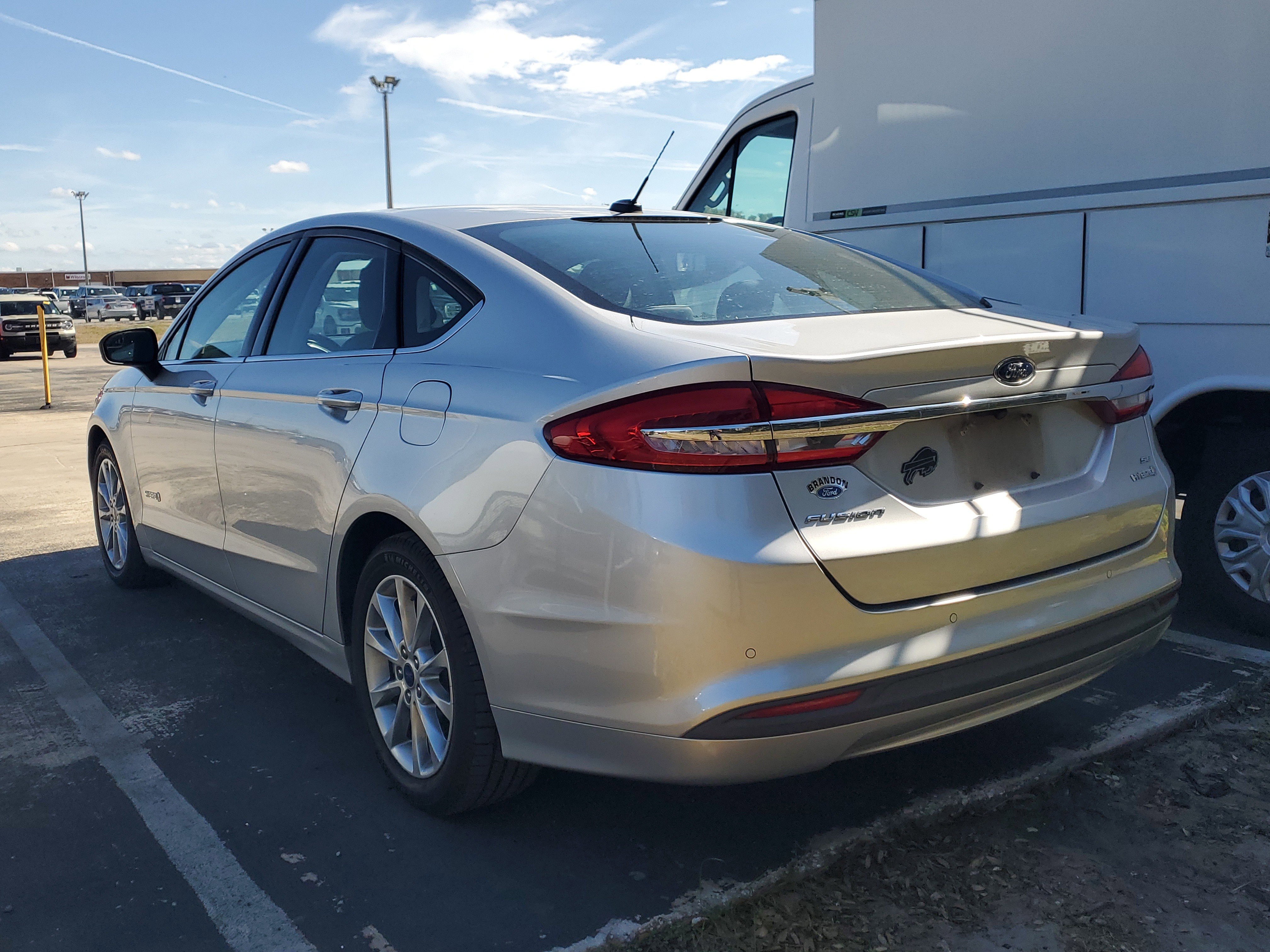 Used 2017 Ford Fusion SE image 4