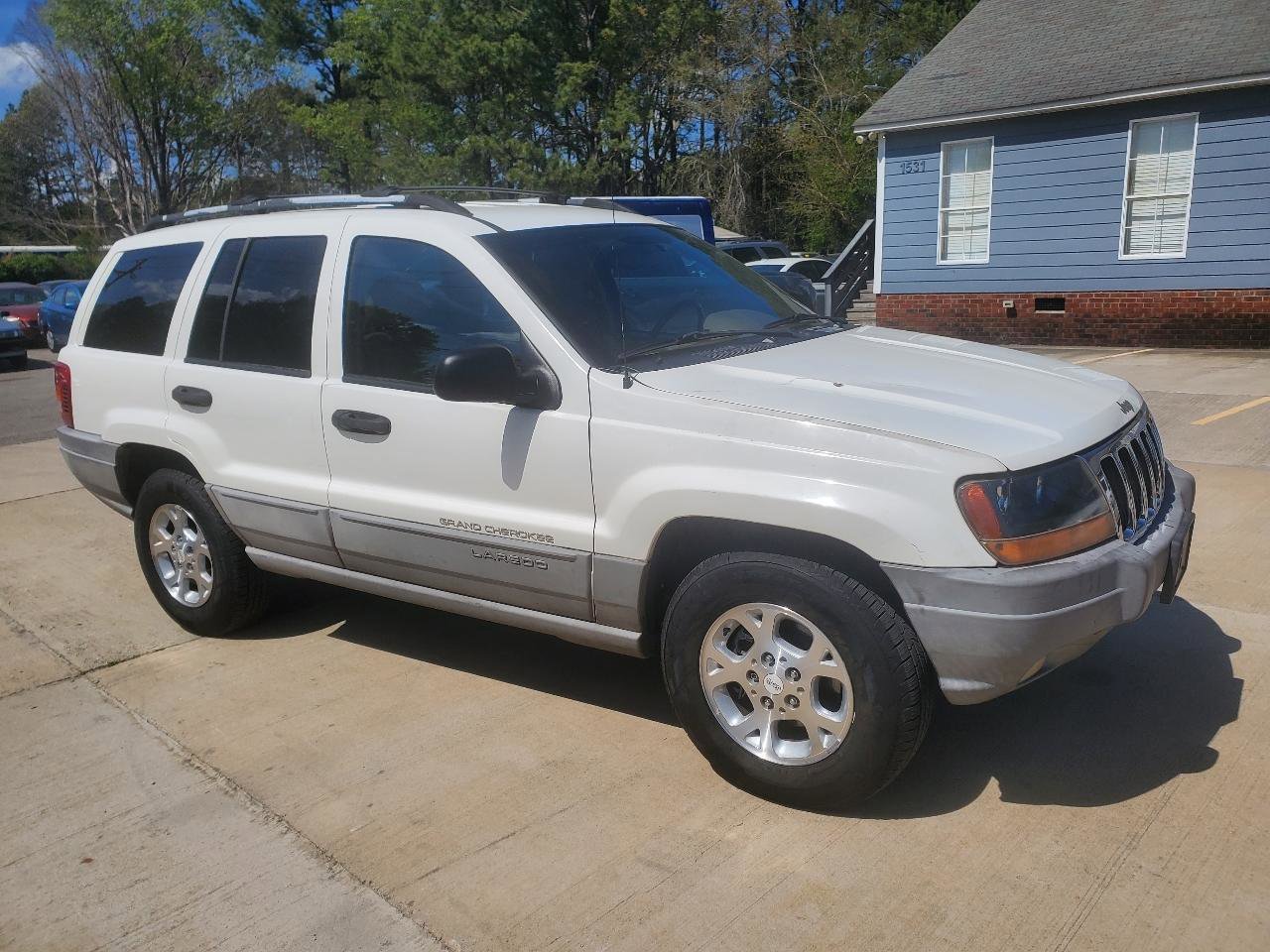 Used 2000 Jeep Grand Cherokee Laredo RWD image 3