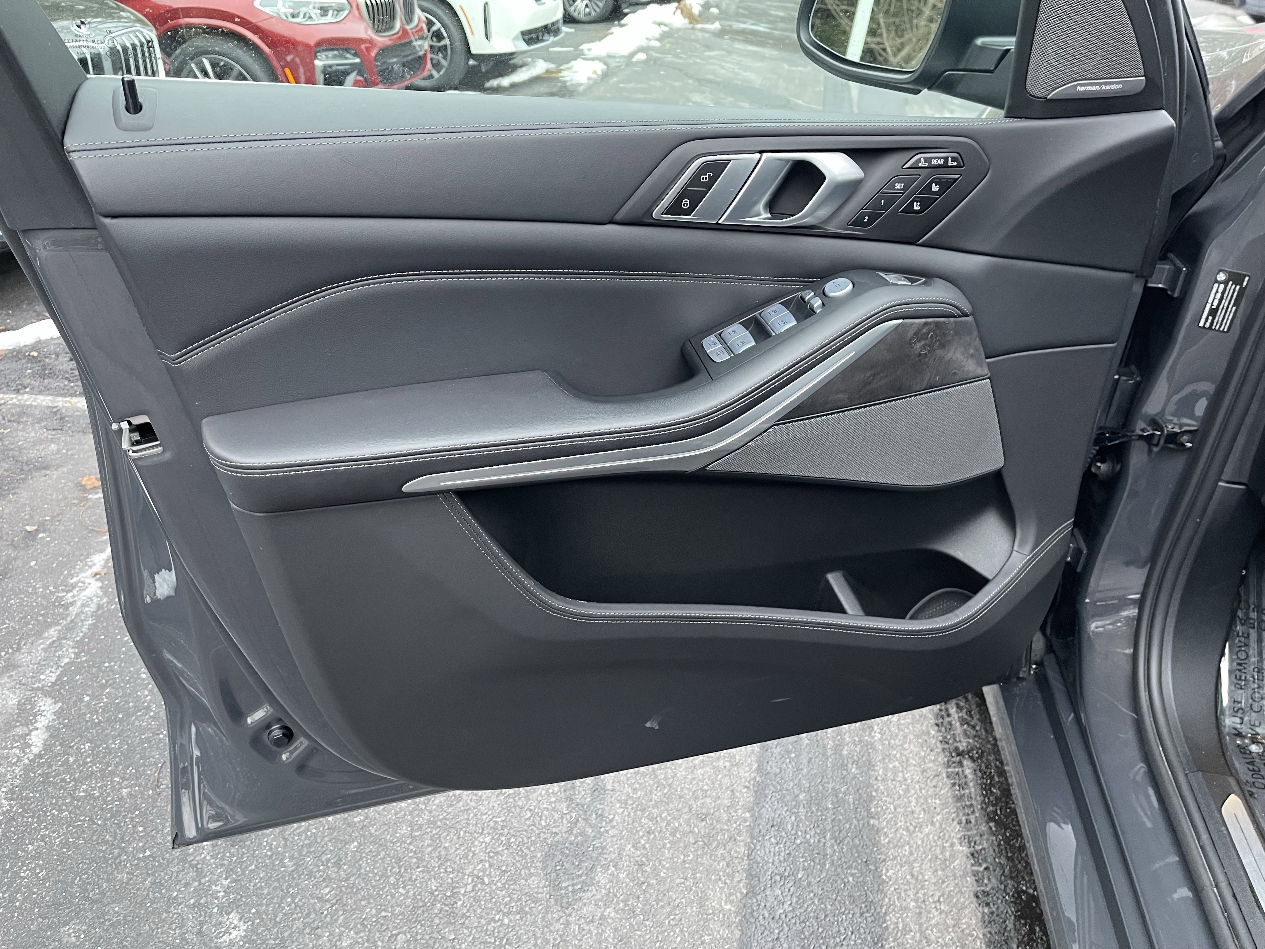 Certified 2023 BMW X7 xDrive40i w/ Executive Package image 9