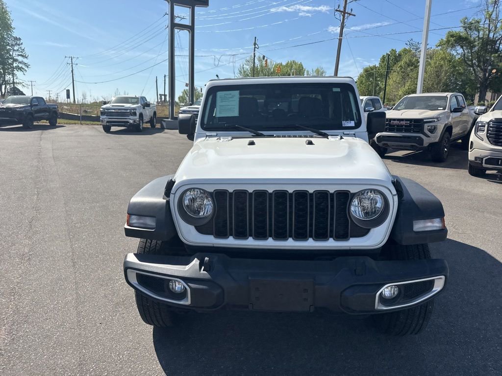 Used 2025 Jeep Gladiator Sport image 8
