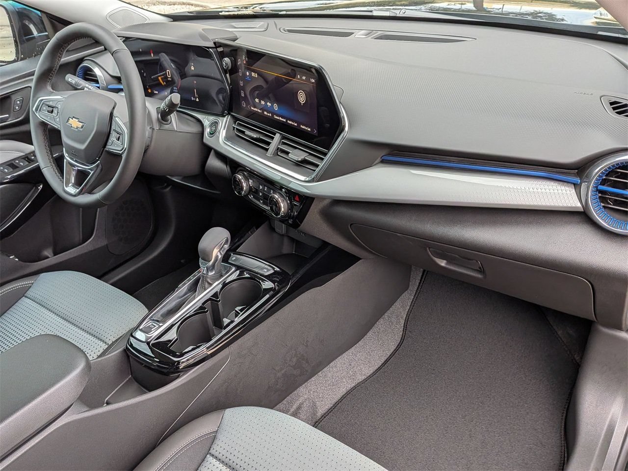 New 2026 Chevrolet Trax LT w/ Driver Confidence Package FWD image 27