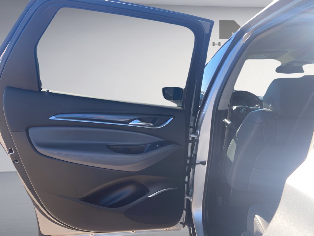 Used 2019 Buick Enclave Essence FWD image 18