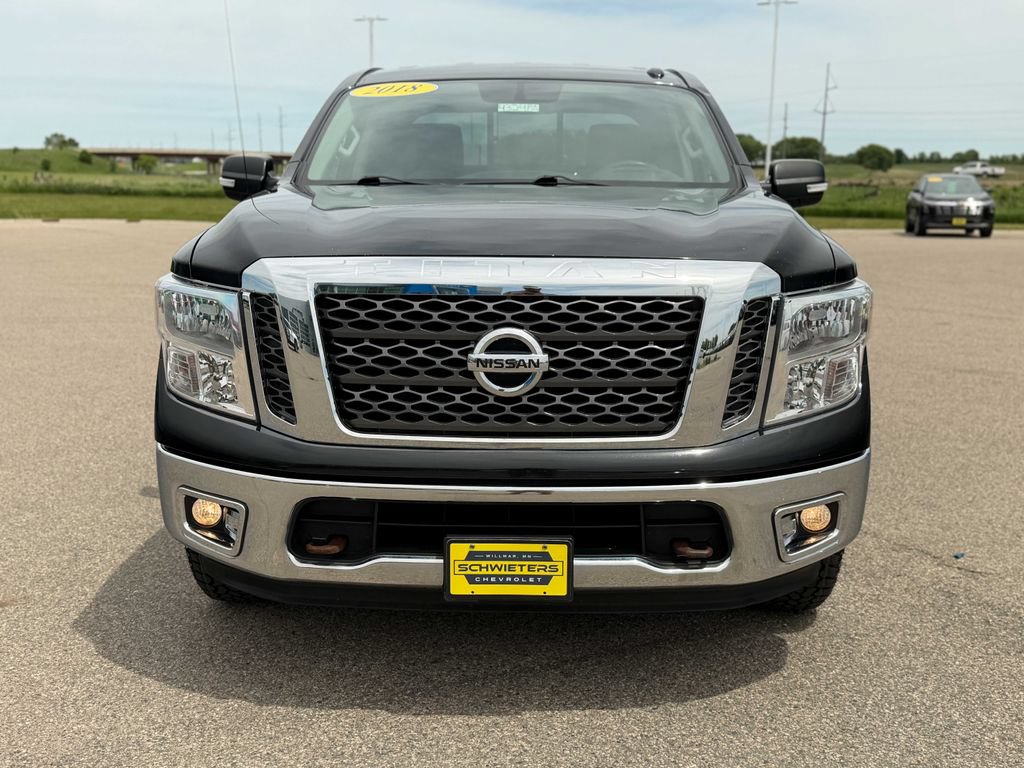 Used 2018 Nissan Titan SV AWD/4WD image 2