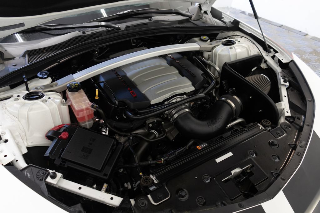Used 2018 Chevrolet Camaro SS RWD image 36