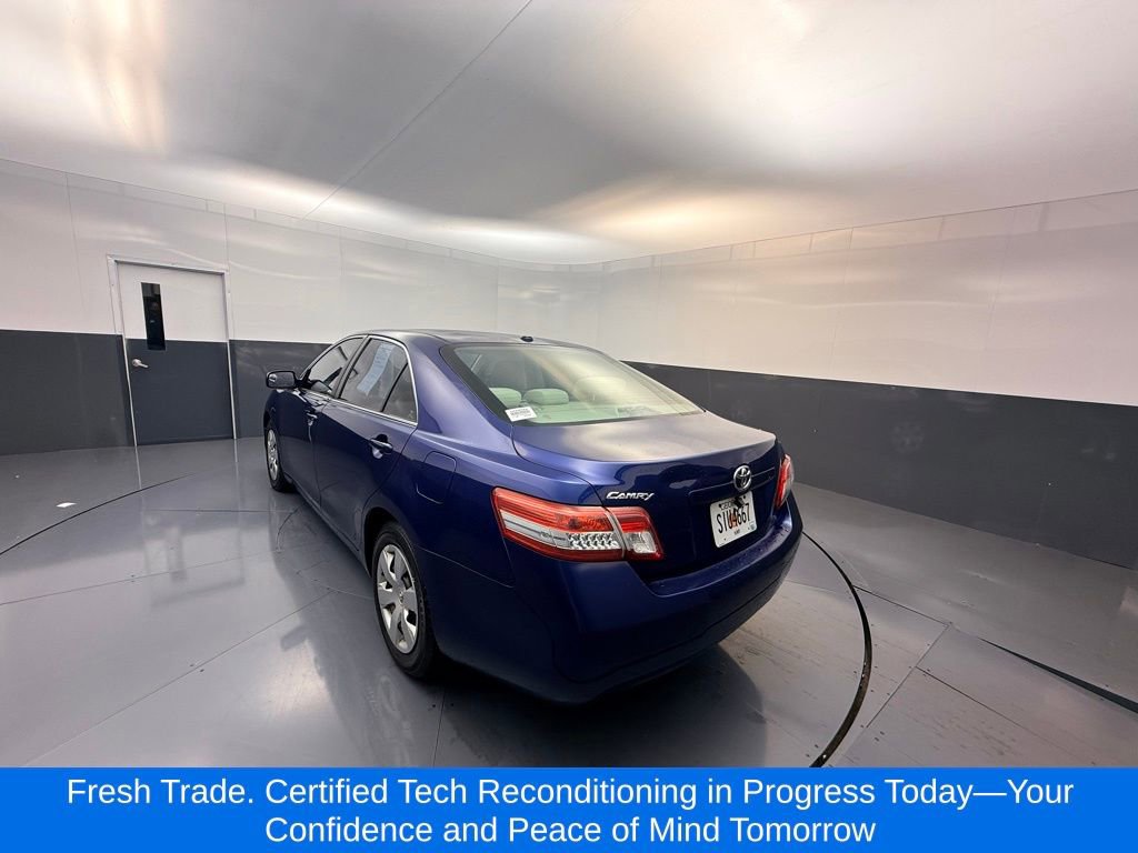 Used 2011 Toyota Camry image 3