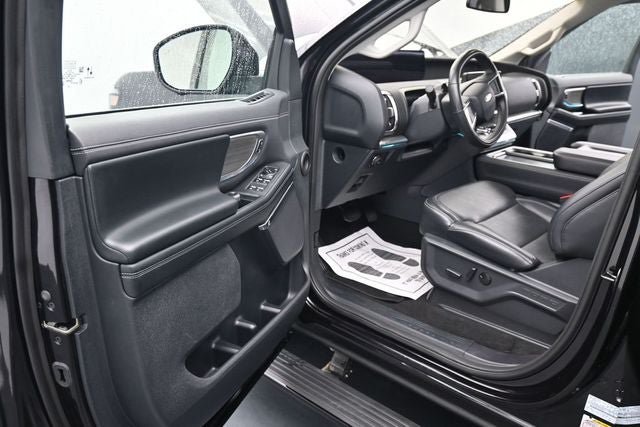 Used 2025 Ford Expedition Platinum AWD/4WD image 15