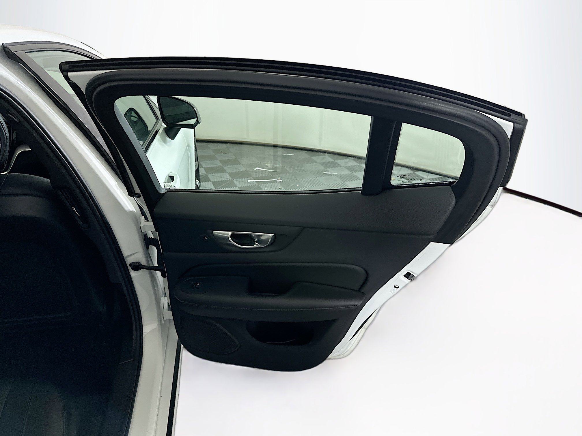 Used 2024 Volvo S60 B5 Core image 31