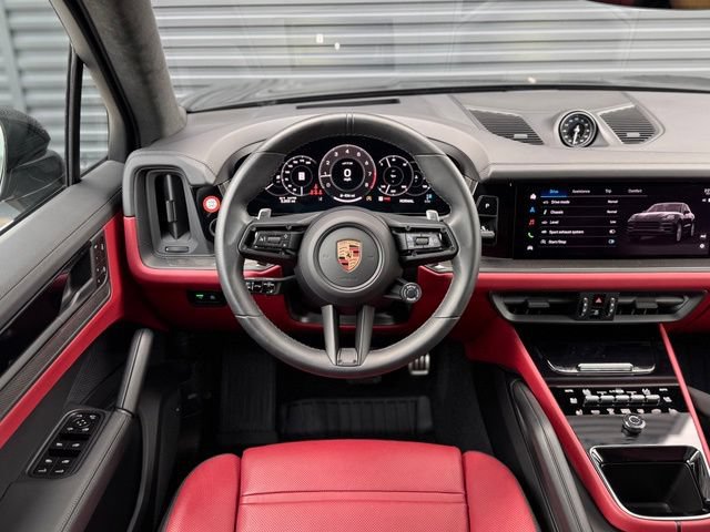 Used 2026 Porsche Cayenne GTS AWD/4WD image 19