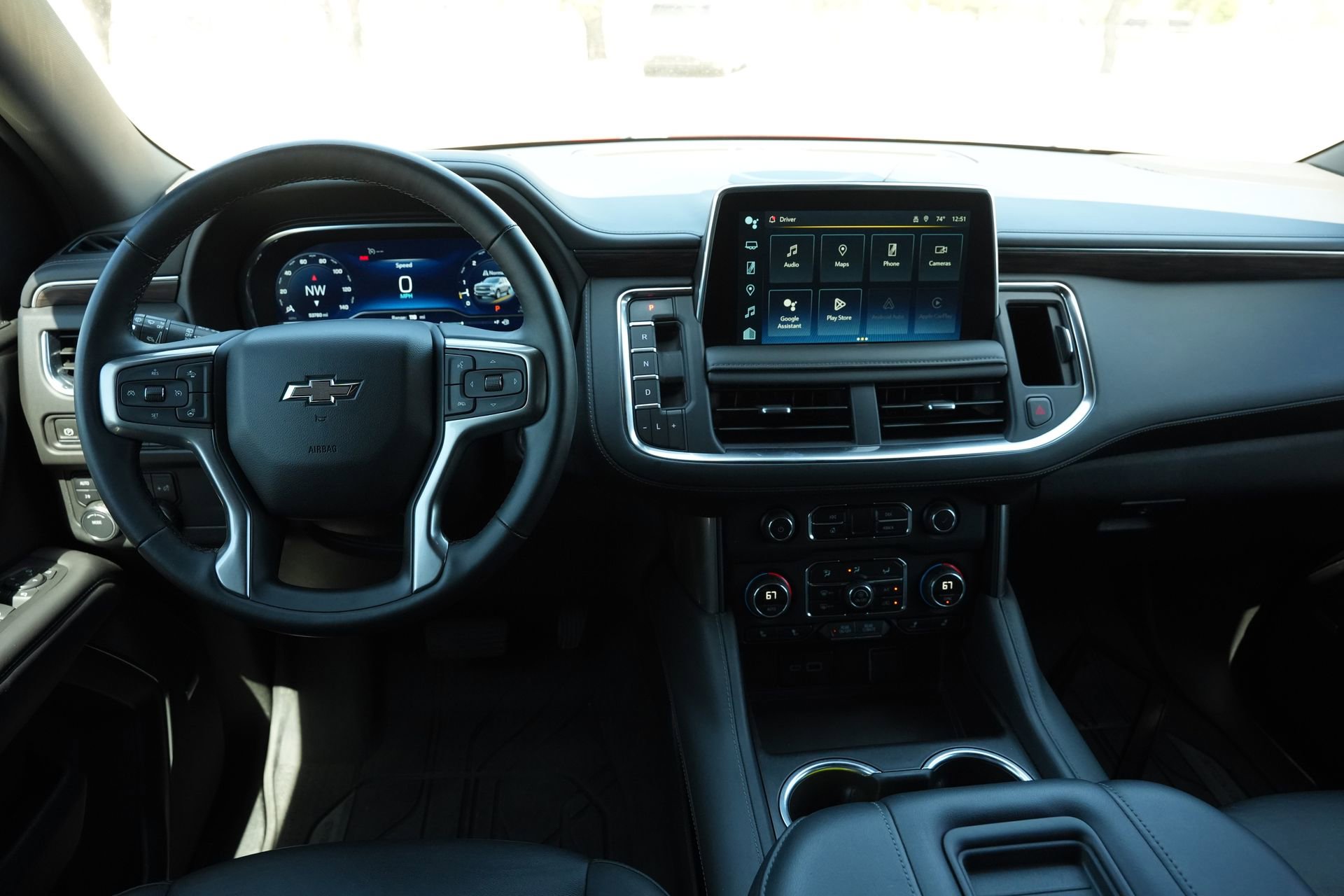 Used 2024 Chevrolet Tahoe Z71 w/ Luxury Package AWD/4WD image 8