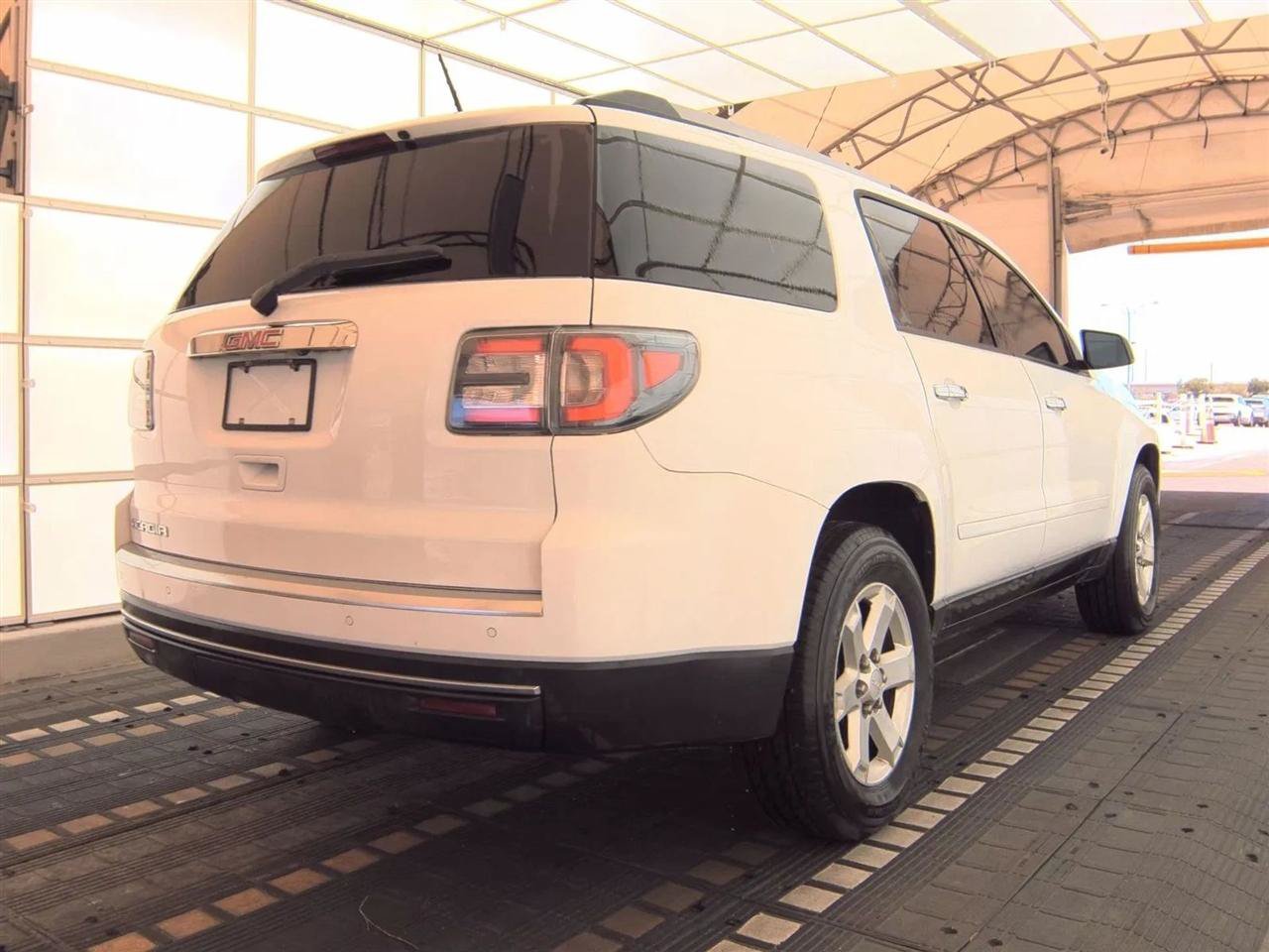 Used 2016 GMC Acadia SLE FWD image 5