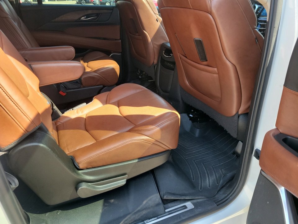 Used 2020 Cadillac Escalade ESV Premium Luxury image 29