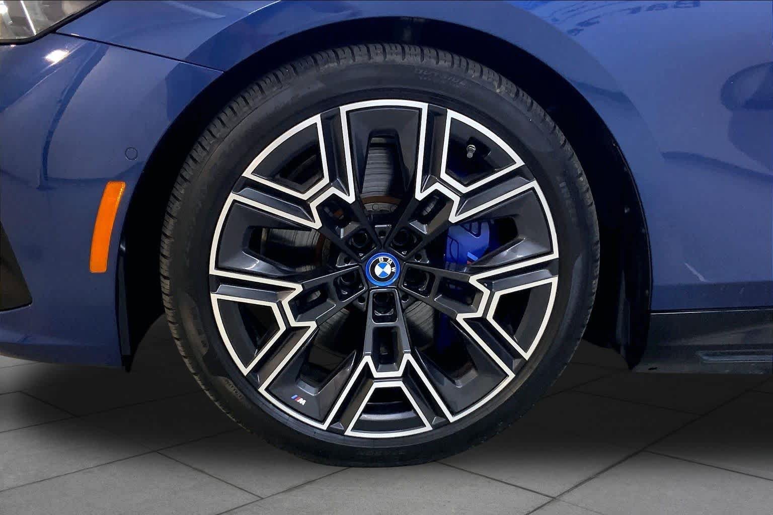 Used 2025 BMW i5 xDrive40 w/ Executive Package AWD/4WD image 10