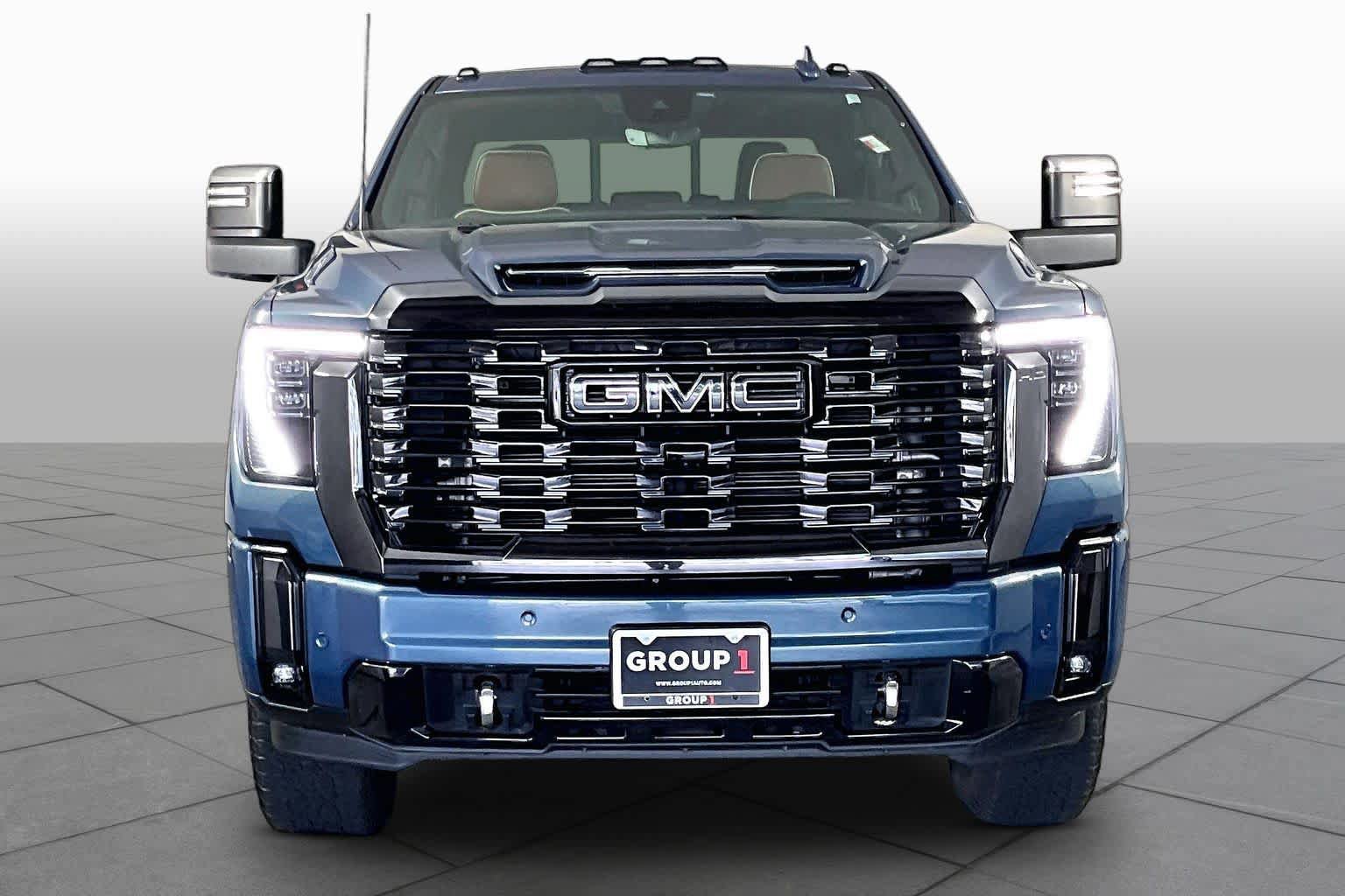 Certified 2024 GMC Sierra 2500 Denali Ultimate AWD/4WD image 4