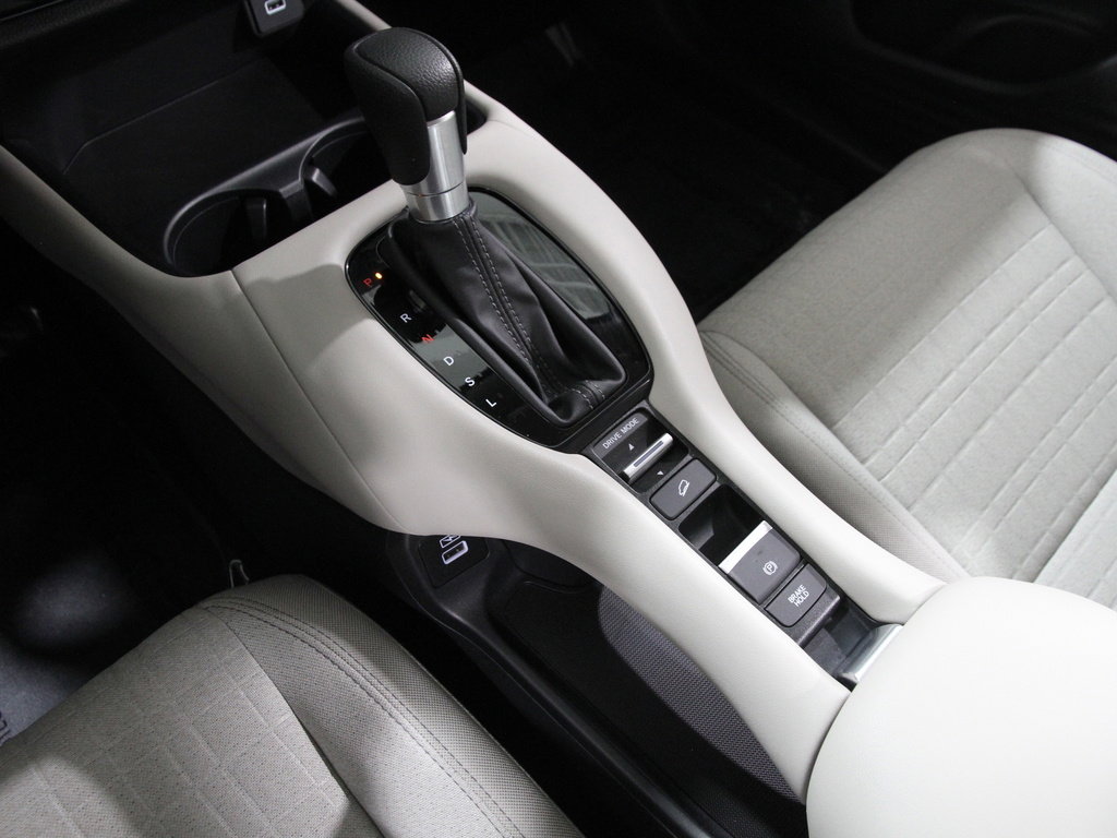 Used 2023 Honda HR-V LX image 14