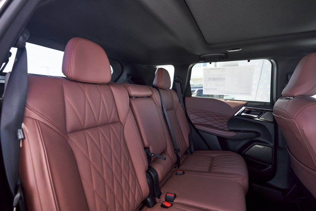 Used 2025 Mitsubishi Outlander SEL FWD image 28