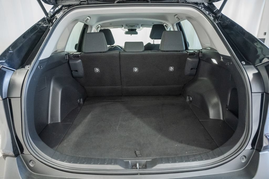 Used 2025 Toyota RAV4 LE AWD/4WD image 8