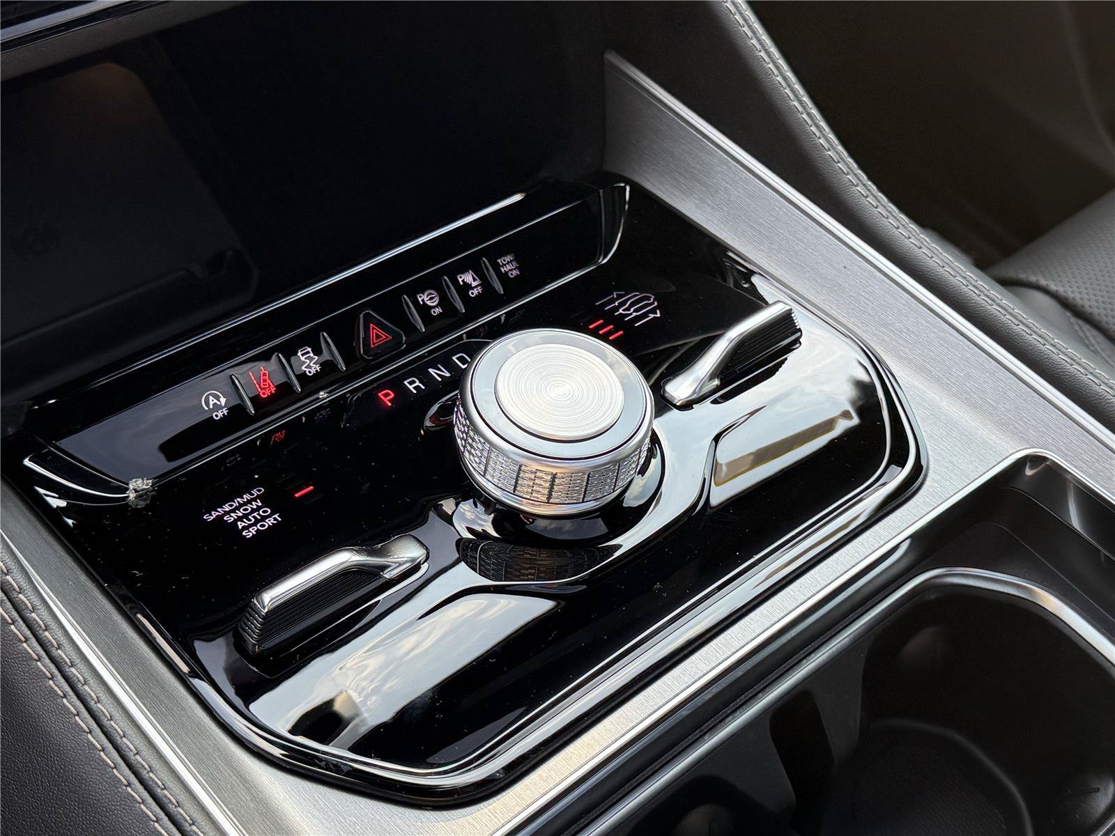 New 2025 Jeep Wagoneer L Series II AWD/4WD image 25